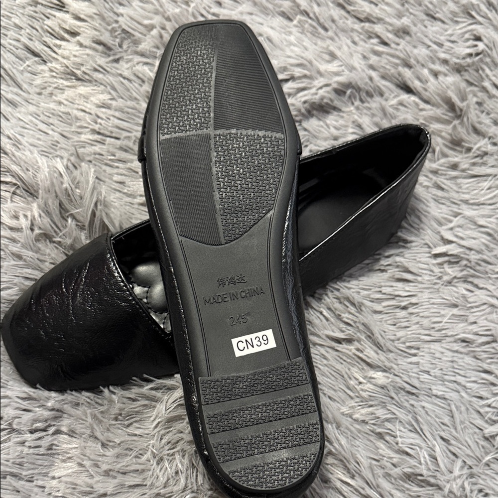 Black Women's Flats - Picture 4 of 4